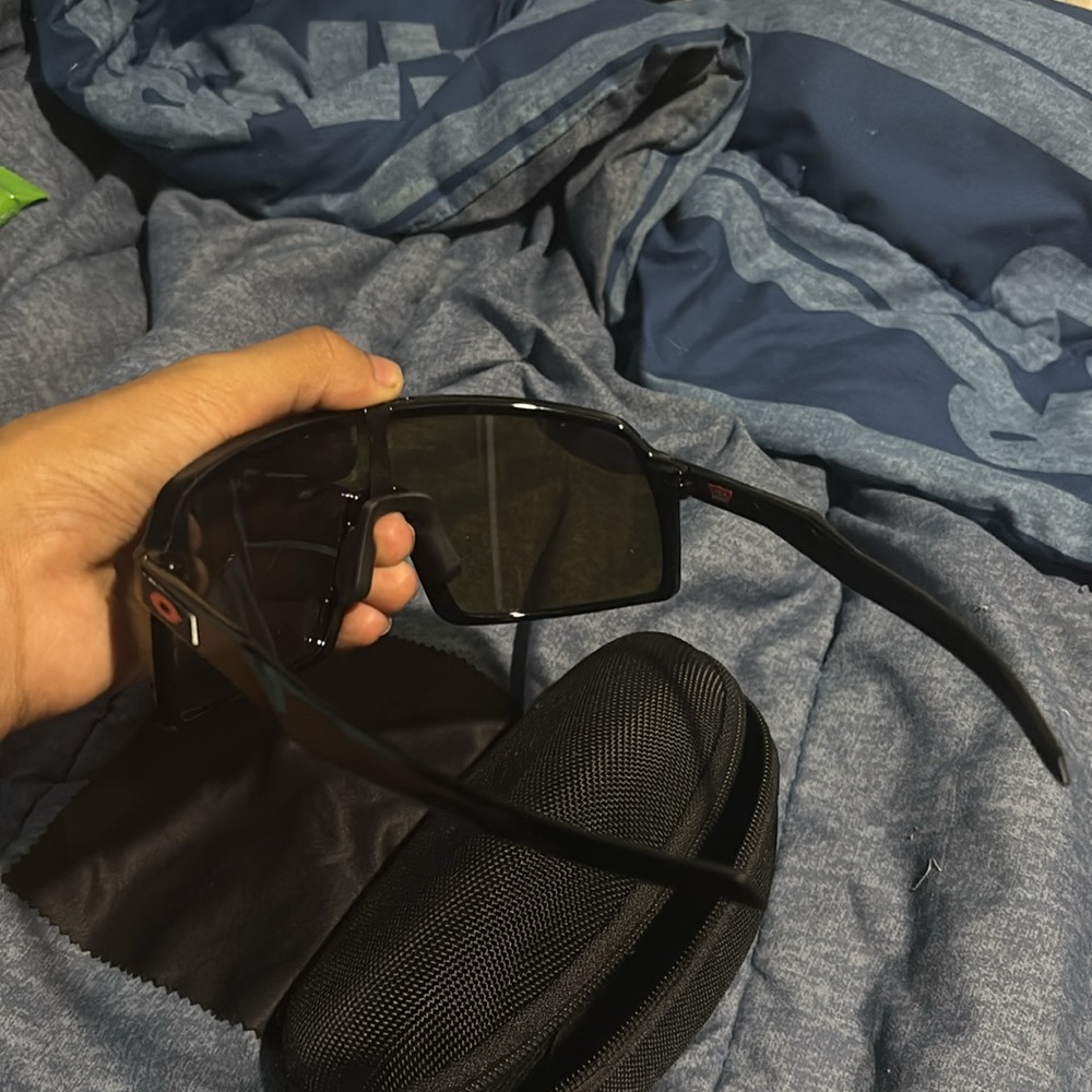 Oakley Sunglasses with Purple Lenses and Case - Picture 5 of 9